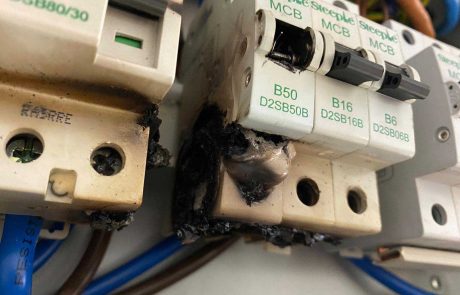 Thermal-damage-due-to-loose-busbar-3
